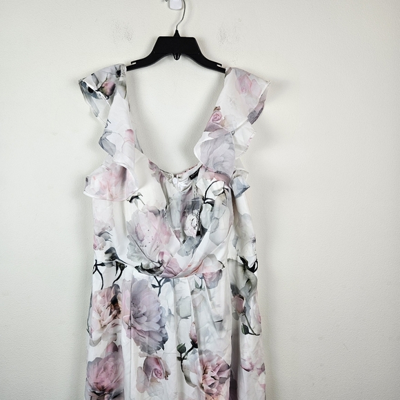City Chic Plus Floral Maxi Dress Size 18 Wedding Guest Party Summer NWT - Picture 5 of 11
